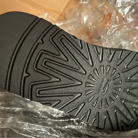 New/Box/withTags UGG Classic Short Suede Black Water-Repellent Boots Below $200 - Picture 8 of 11